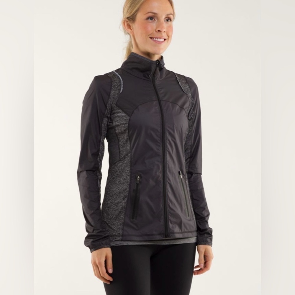 Lululemon Run: Featherweight Hybrid Jacket
Black - Mesh Full Zip Reflective 6